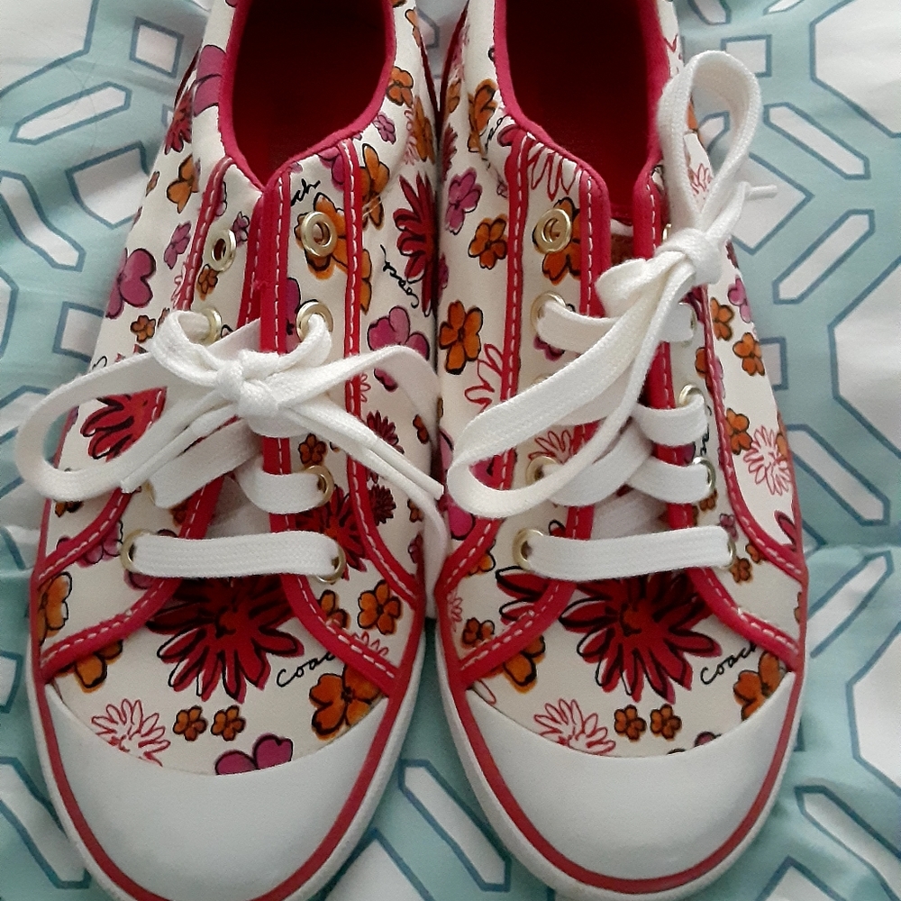 Womens 8.5 authentic Coach shoes